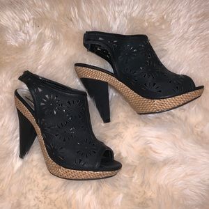 Brand NEW! Size 7.5!